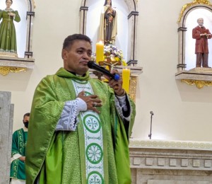 Posse canônica do padre Antônio Elias