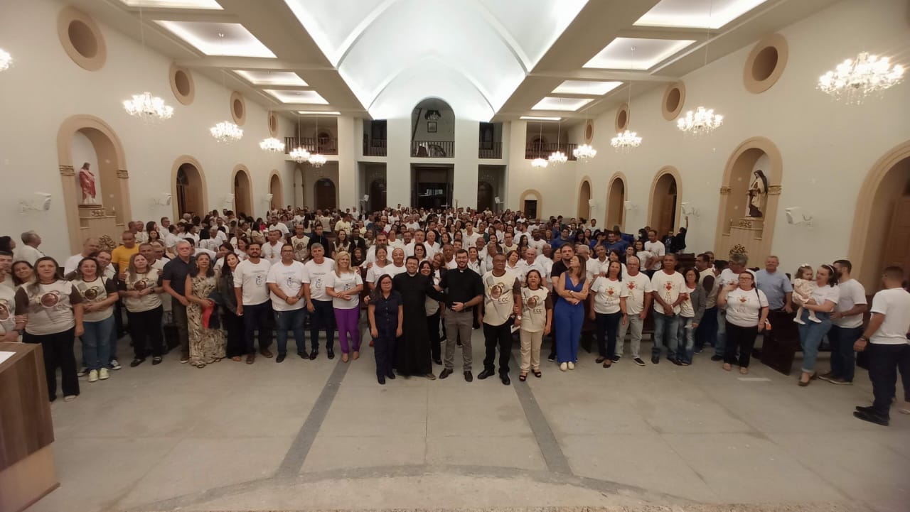 ECC reúne casais com Dom Agnaldo Temóteo na Catedral de Santo Antônio